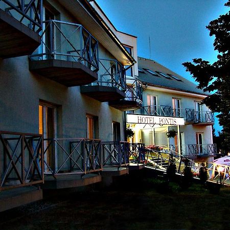 Pontis Hotel Biatorbagy Exterior photo