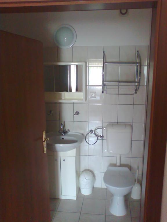 Pontis Hotel Biatorbagy Room photo
